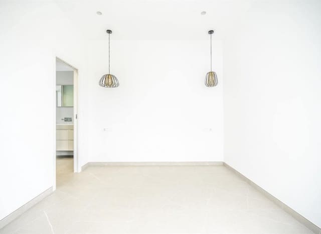 5 soveværelse Villa til salg i Torre-Pacheco med swimmingpool - € 675.000 (Ref: 9993563)