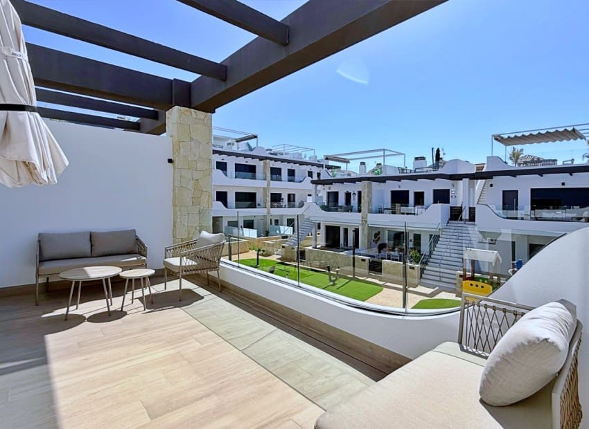 2 quarto Penthouse para venda em Orihuela Costa com piscina garagem - 379 000 € (Ref: 9993564)