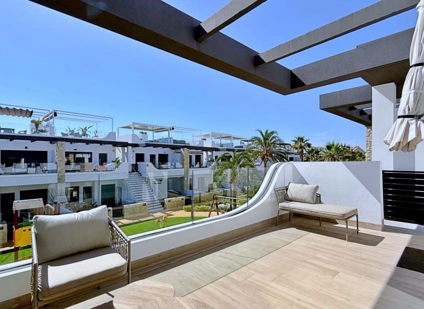 2 quarto Penthouse para venda em Orihuela Costa com piscina garagem - 379 000 € (Ref: 9993564)