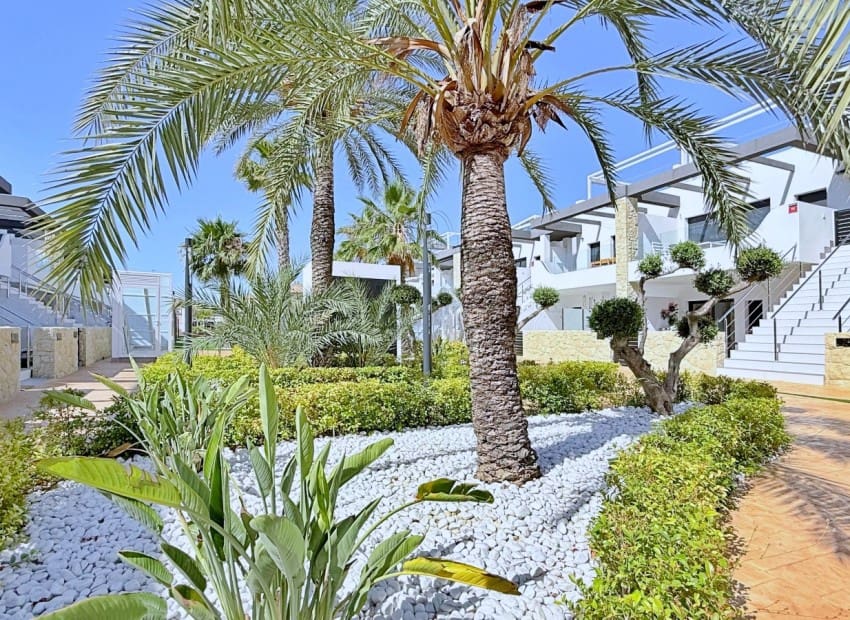 2 quarto Penthouse para venda em Orihuela Costa com piscina garagem - 379 000 € (Ref: 9993564)