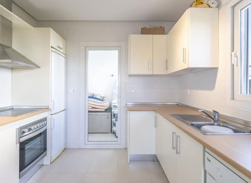 3 makuuhuone Huvila myytävänä paikassa La Torre Golf Resort mukana uima-altaan 
autotalli - 349 995 € (Ref: 9993565)
