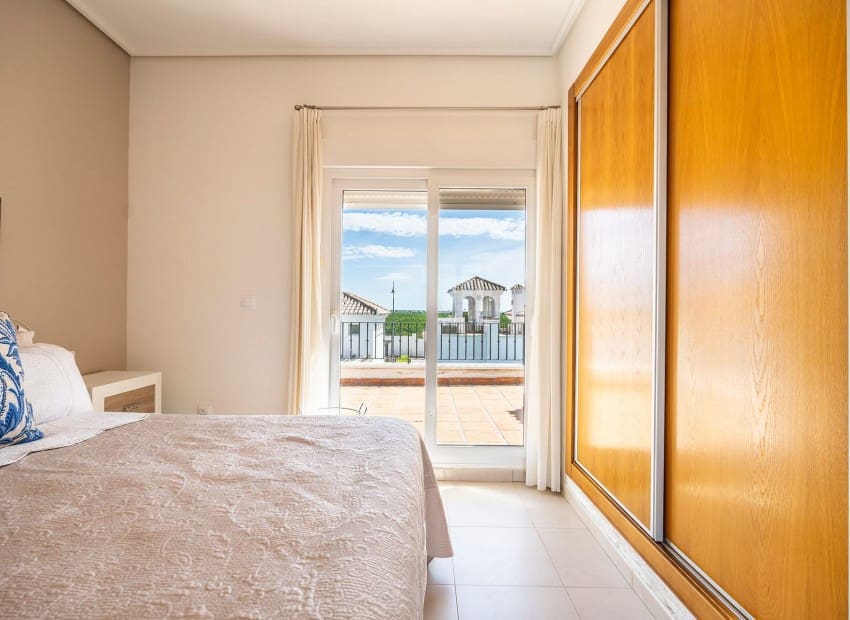 3 makuuhuone Huvila myytävänä paikassa La Torre Golf Resort mukana uima-altaan 
autotalli - 349 995 € (Ref: 9993565)