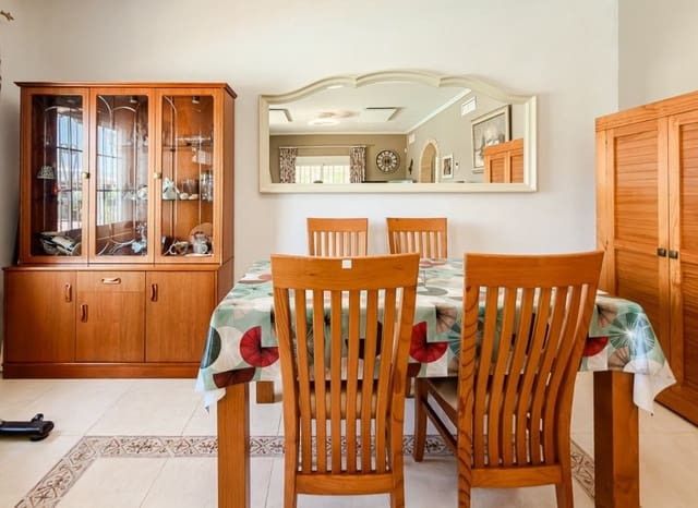 3 soverom Villa til salgs i Catral med svømmebasseng garasje - € 585 500 (Ref: 9994553)