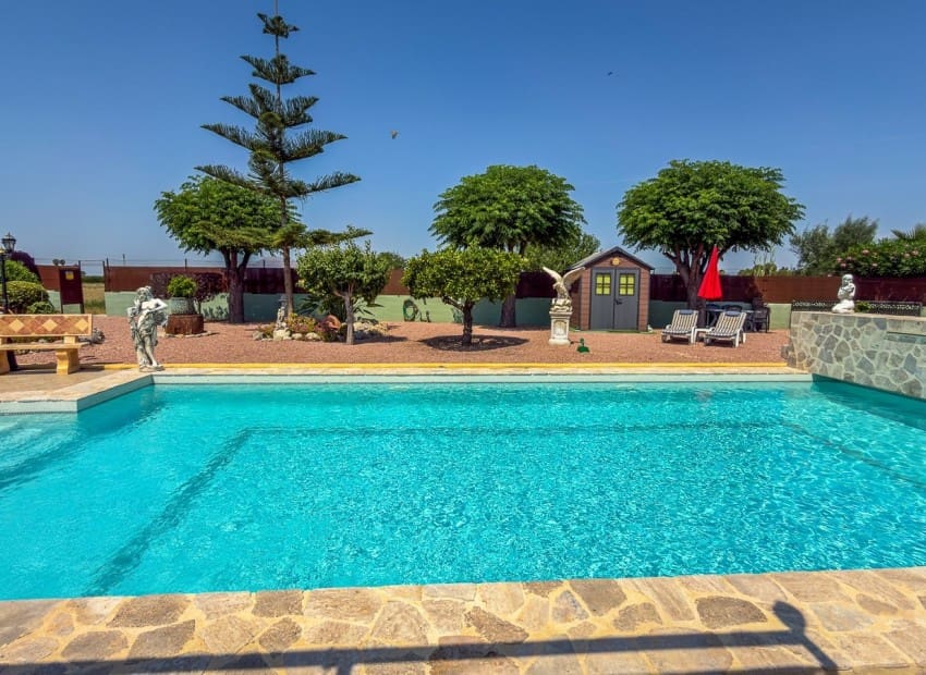 3 bedroom Villa for sale in Catral with pool garage - € 499,500 (Ref: 9994553)