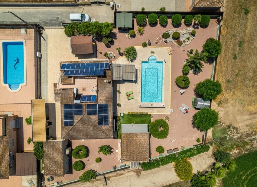 3 bedroom Villa for sale in Catral with pool garage - € 499,500 (Ref: 9994553)