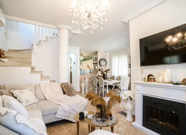 3 soverom Hus til salgs i El Raso, Guardamar del Segura med svømmebasseng - € 299 500 (Ref: 9994616)