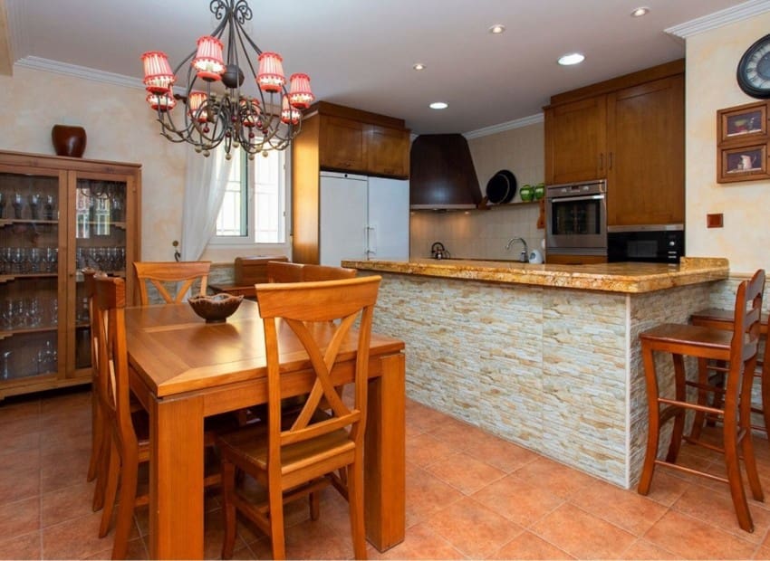 Chalet de 5 habitaciones en Orihuela en venta con piscina - 490.000 € (Ref: 9996181)