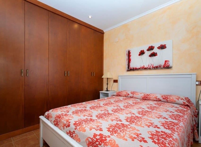 Chalet de 5 habitaciones en Orihuela en venta con piscina - 490.000 € (Ref: 9996181)