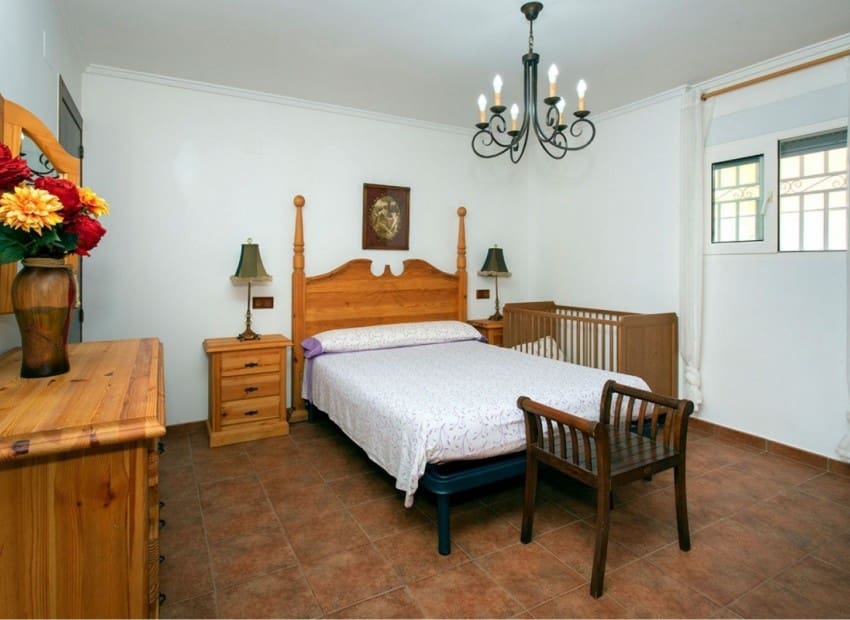 Chalet de 5 habitaciones en Orihuela en venta con piscina - 490.000 € (Ref: 9996181)
