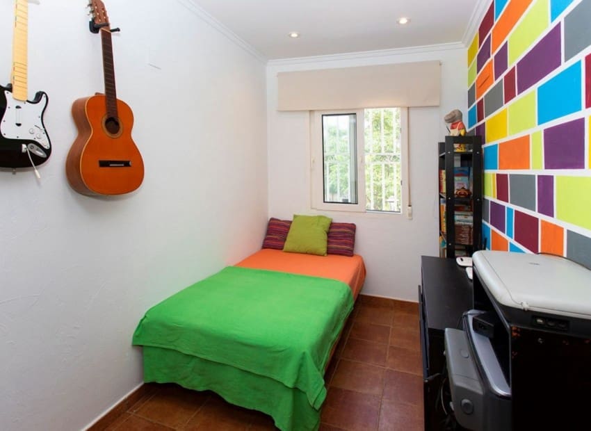Chalet de 5 habitaciones en Orihuela en venta con piscina - 490.000 € (Ref: 9996181)