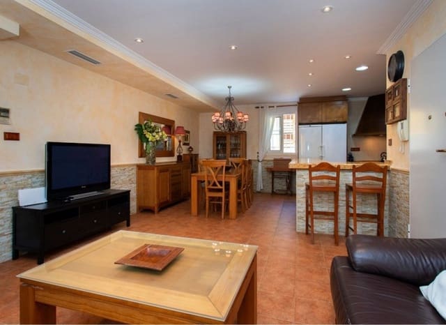 Chalet de 5 habitaciones en Orihuela ciudad, Orihuela en venta con piscina - 490.000 € (Ref: 9996181)
