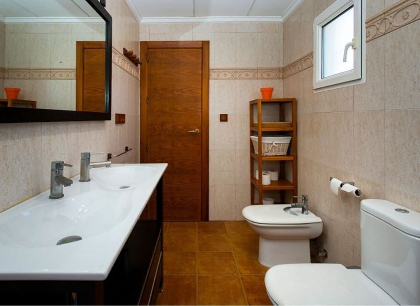 Chalet de 5 habitaciones en Orihuela en venta con piscina - 490.000 € (Ref: 9996181)