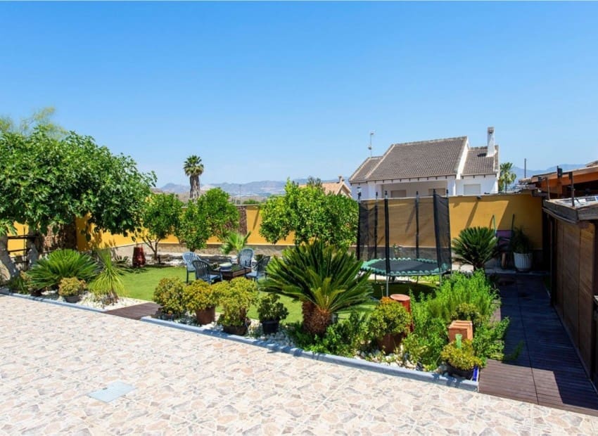 Chalet de 5 habitaciones en Orihuela en venta con piscina - 490.000 € (Ref: 9996181)