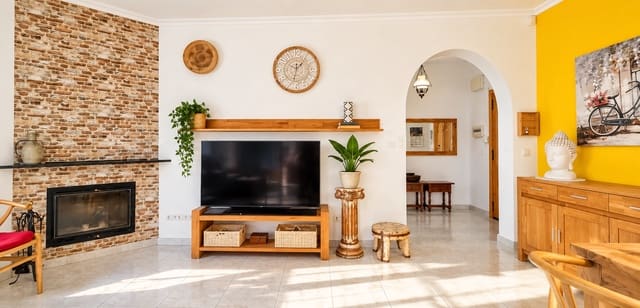 3 bedroom Villa for sale in Altea with pool garage - € 515,000 (Ref: 10153748)