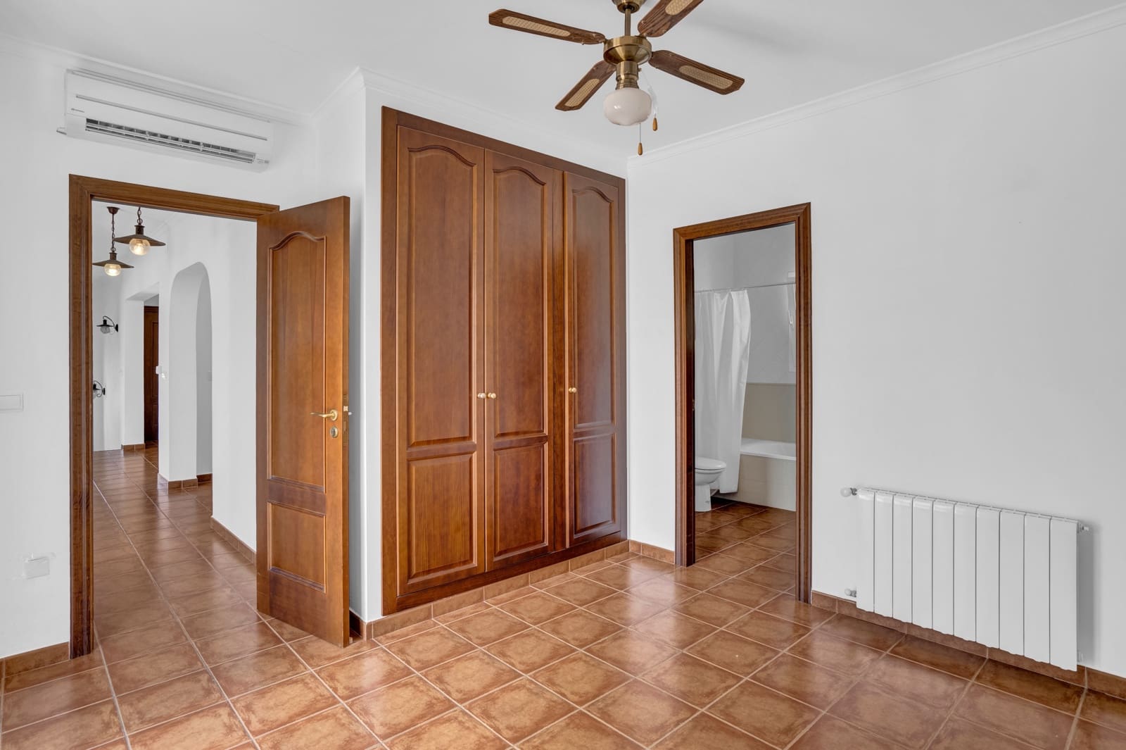 Chalet de 5 habitaciones en Orba en venta con piscina garaje - 645.000 € (Ref: 10181940)