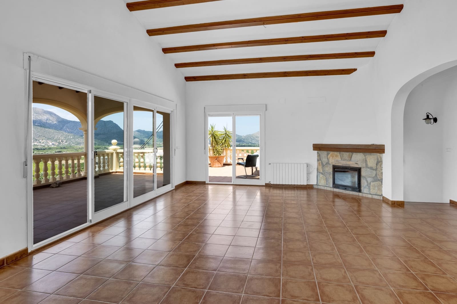 Chalet de 5 habitaciones en Orba en venta con piscina garaje - 645.000 € (Ref: 10181940)