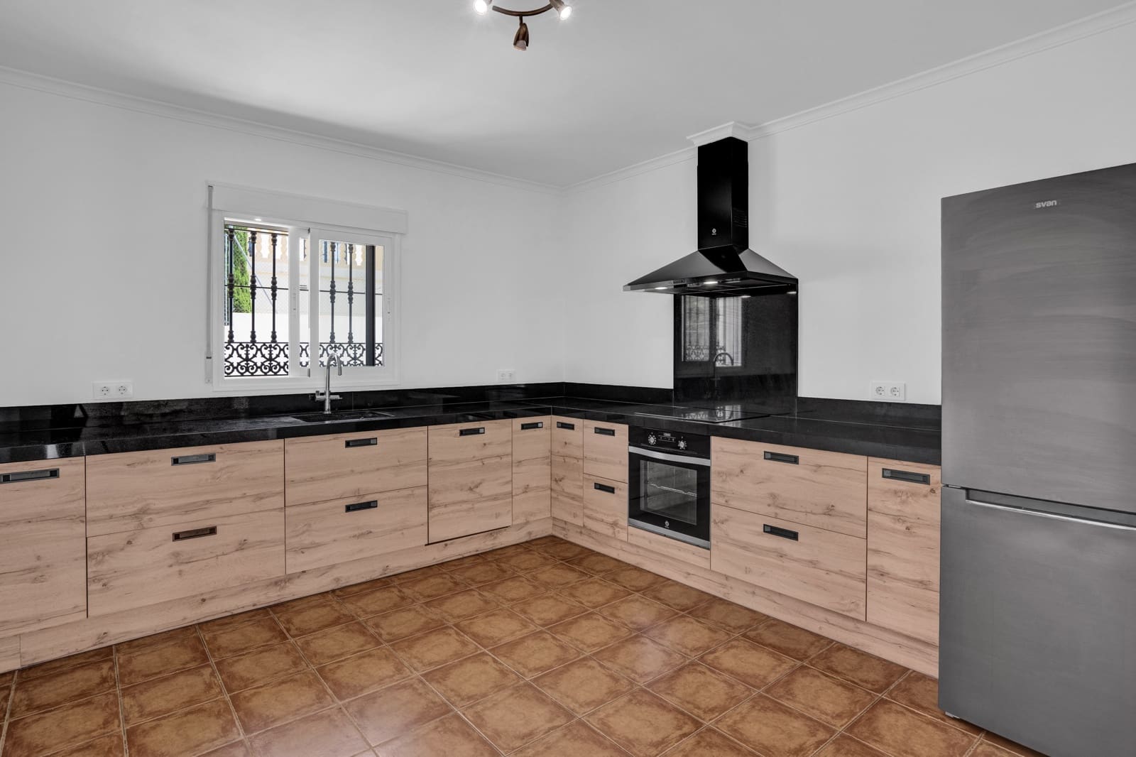 Chalet de 5 habitaciones en Orba en venta con piscina garaje - 645.000 € (Ref: 10181940)