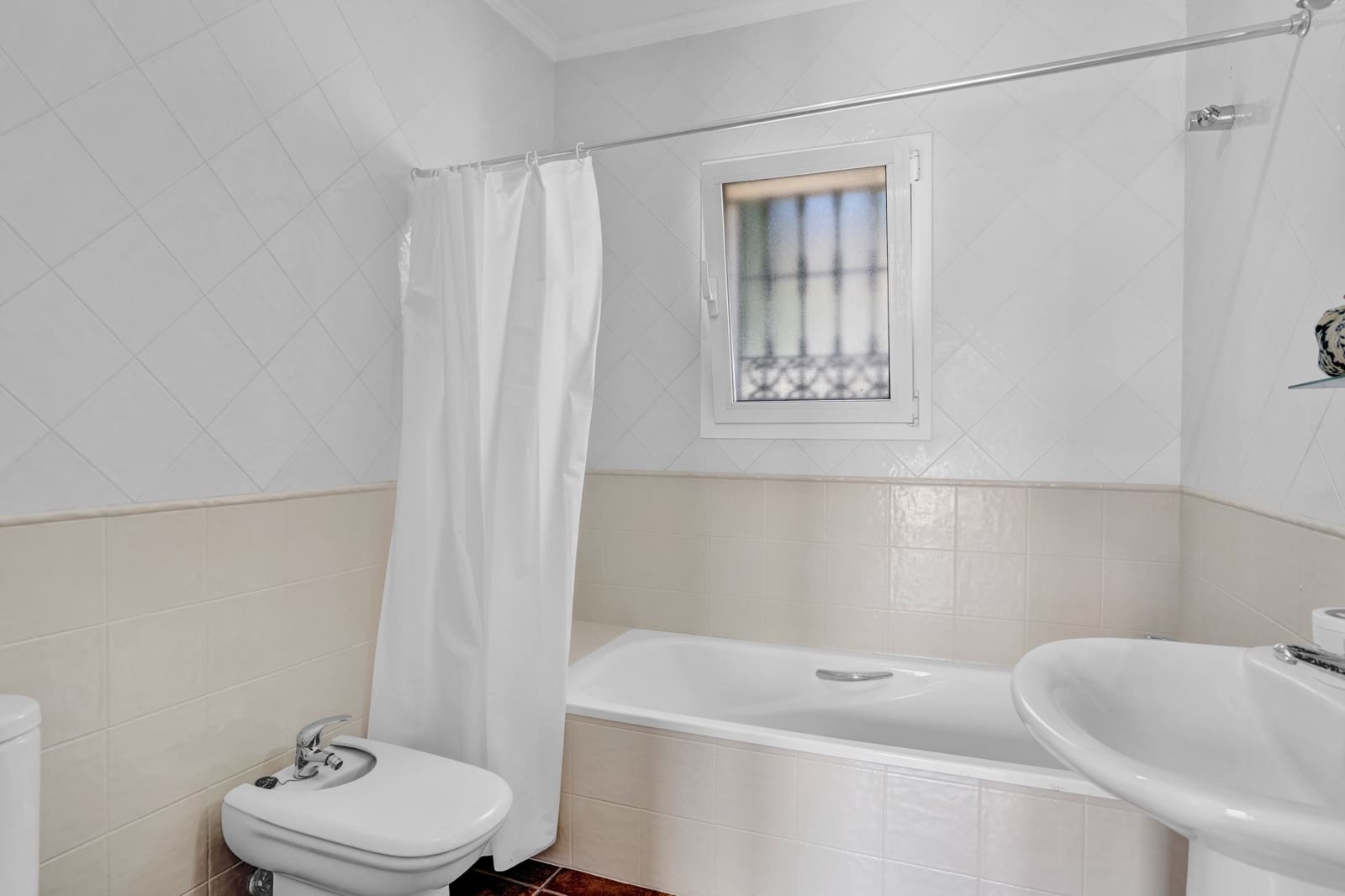 Chalet de 5 habitaciones en Orba en venta con piscina garaje - 645.000 € (Ref: 10181940)