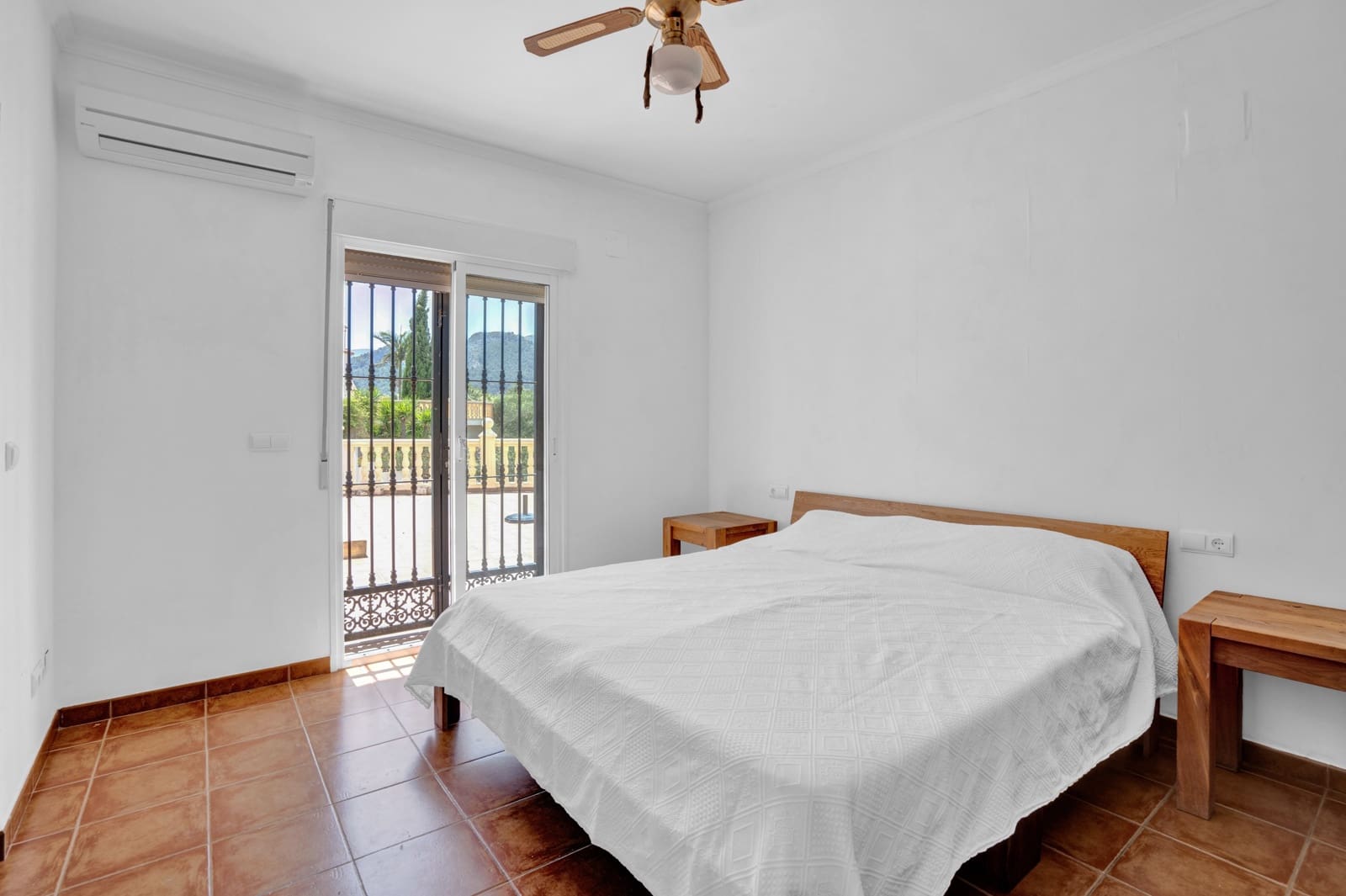 Chalet de 5 habitaciones en Orba en venta con piscina garaje - 645.000 € (Ref: 10181940)