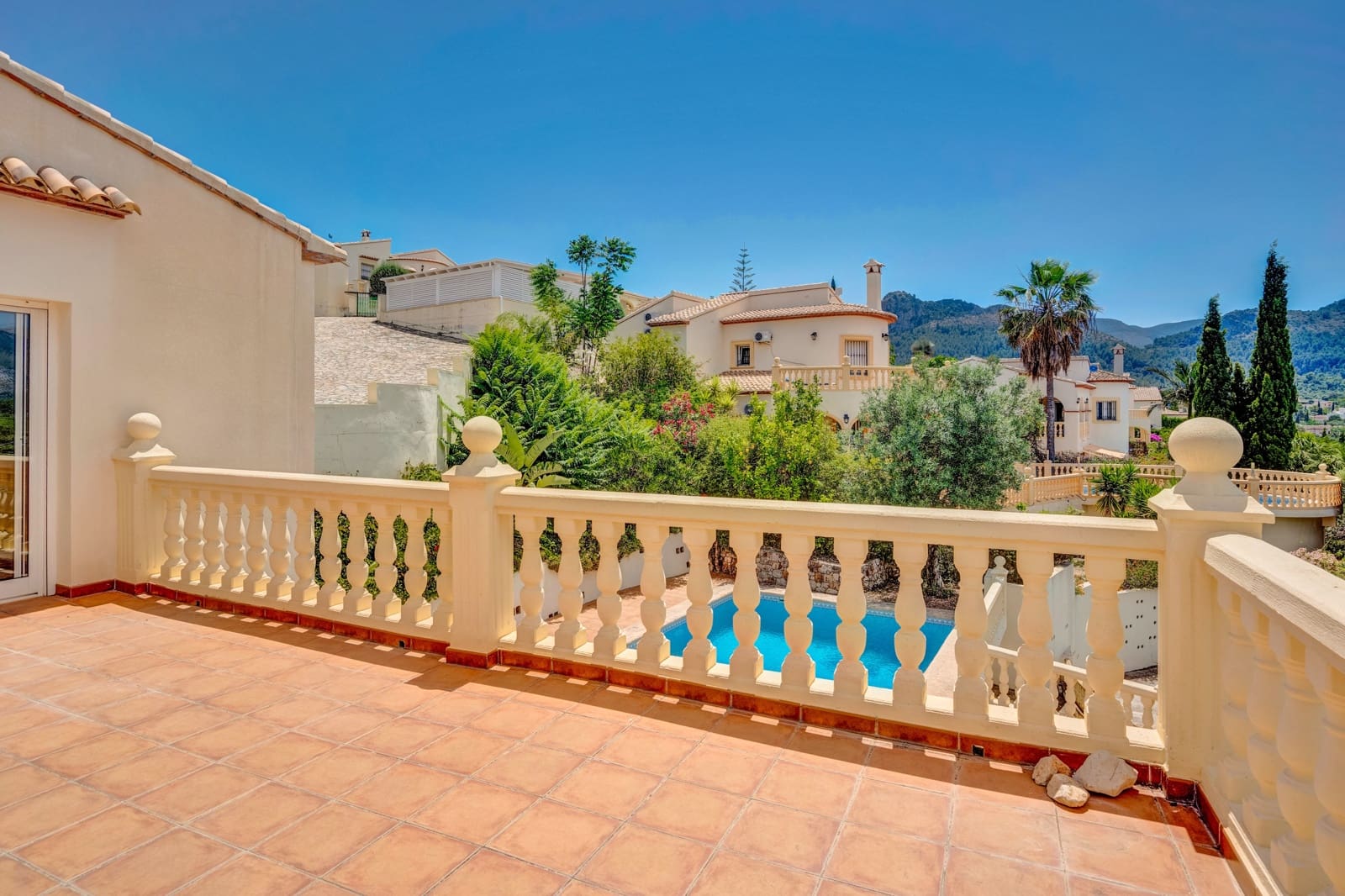 Chalet de 5 habitaciones en Orba en venta con piscina garaje - 645.000 € (Ref: 10181940)
