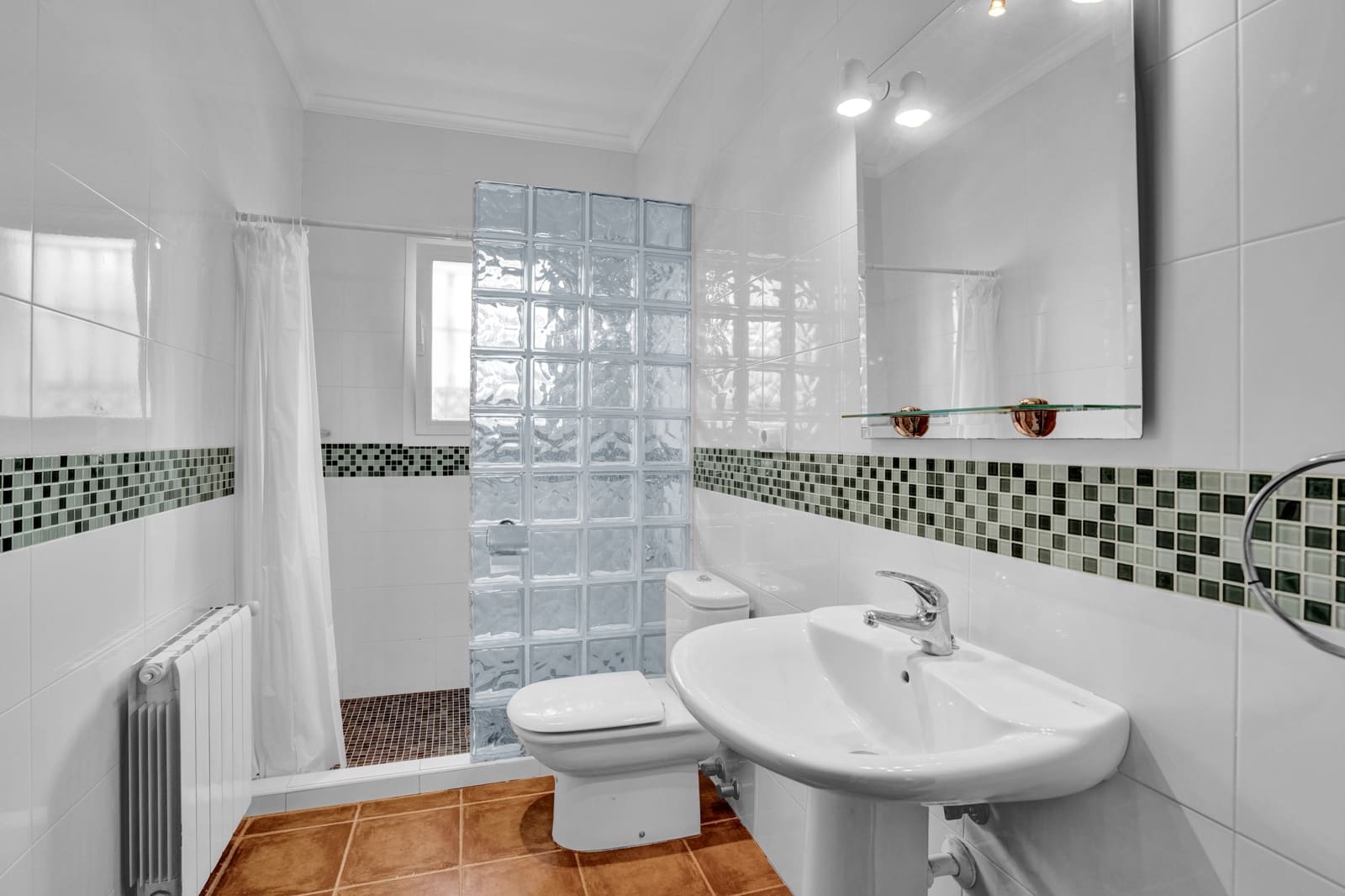 Chalet de 5 habitaciones en Orba en venta con piscina garaje - 645.000 € (Ref: 10181940)