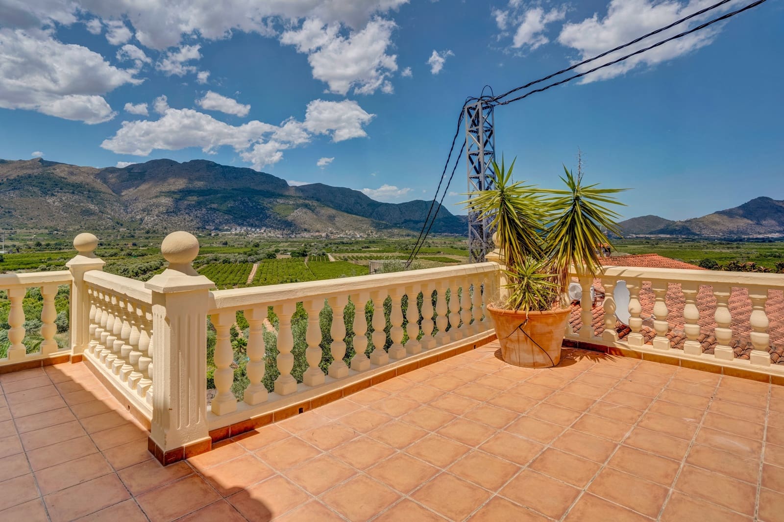 Chalet de 5 habitaciones en Orba en venta con piscina garaje - 645.000 € (Ref: 10181940)