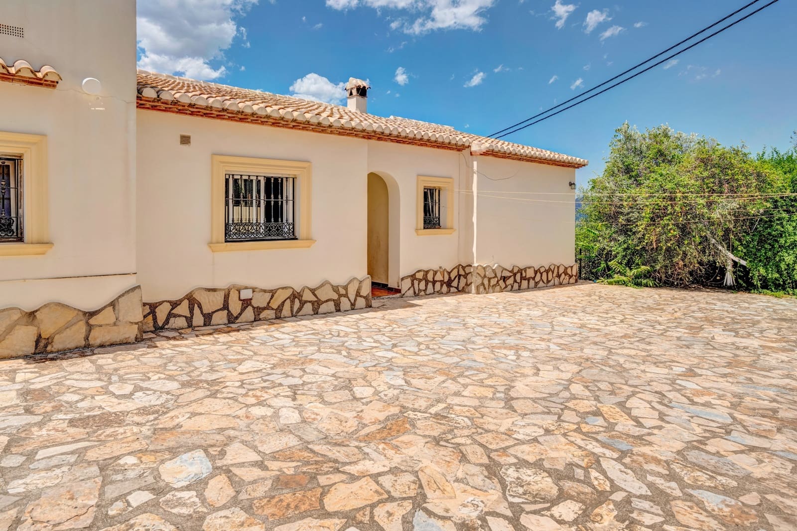 Chalet de 5 habitaciones en Orba en venta con piscina garaje - 645.000 € (Ref: 10181940)