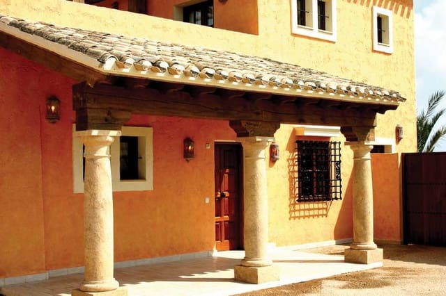 3 soveværelse Villa til salg i Cuevas del Almanzora med swimmingpool garage - € 445.000 (Ref: 2290309)