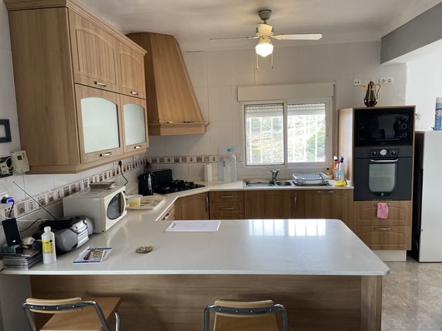 4 soverom Villa til salgs i Aledo med svømmebasseng garasje - € 284 950 (Ref: 8971102)