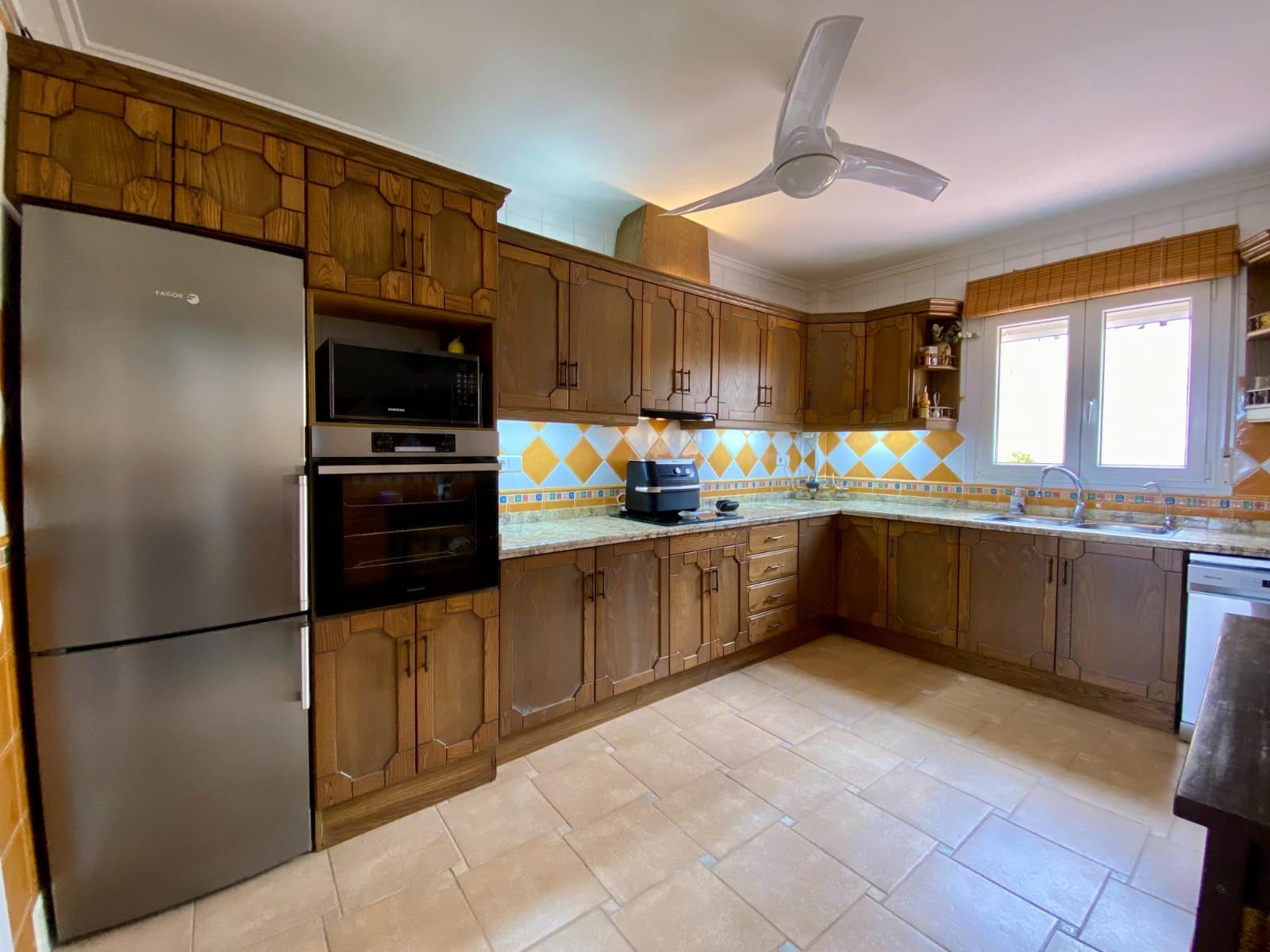 3 bedroom Villa for sale in Algorfa with pool garage - € 599,990 (Ref: 9201862)