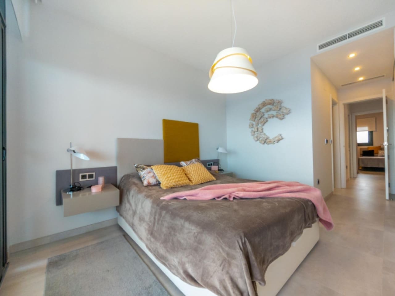 2 soverom Leilighet til salgs i Benidorm med svømmebasseng garasje - € 579 000 (Ref: 9201884)