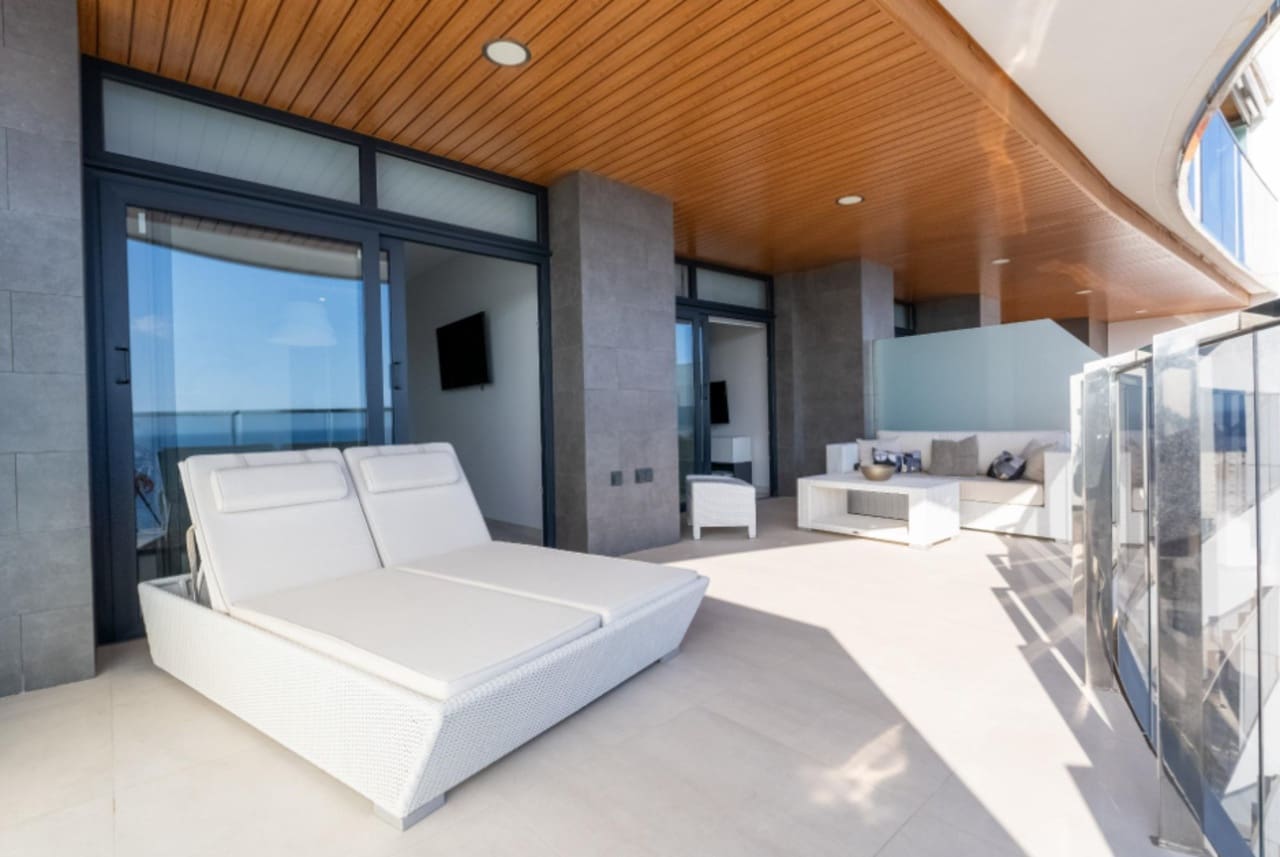 2 soverom Leilighet til salgs i Benidorm med svømmebasseng garasje - € 579 000 (Ref: 9201884)