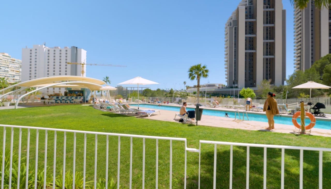 2 soverom Leilighet til salgs i Benidorm med svømmebasseng garasje - € 579 000 (Ref: 9201884)