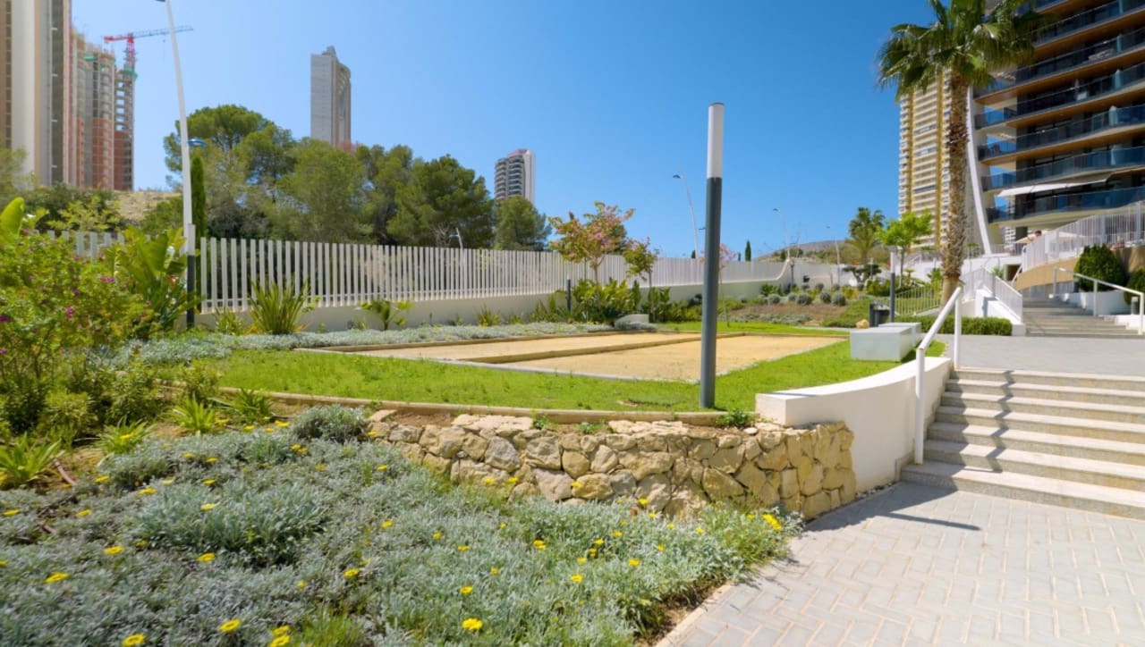 2 soverom Leilighet til salgs i Benidorm med svømmebasseng garasje - € 579 000 (Ref: 9201884)