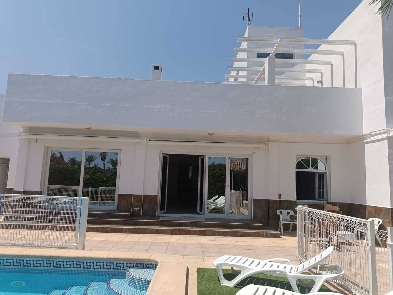 7 bedroom Villa for sale in La Manga del Mar Menor with pool - € 1,050,000 (Ref: 9235221)