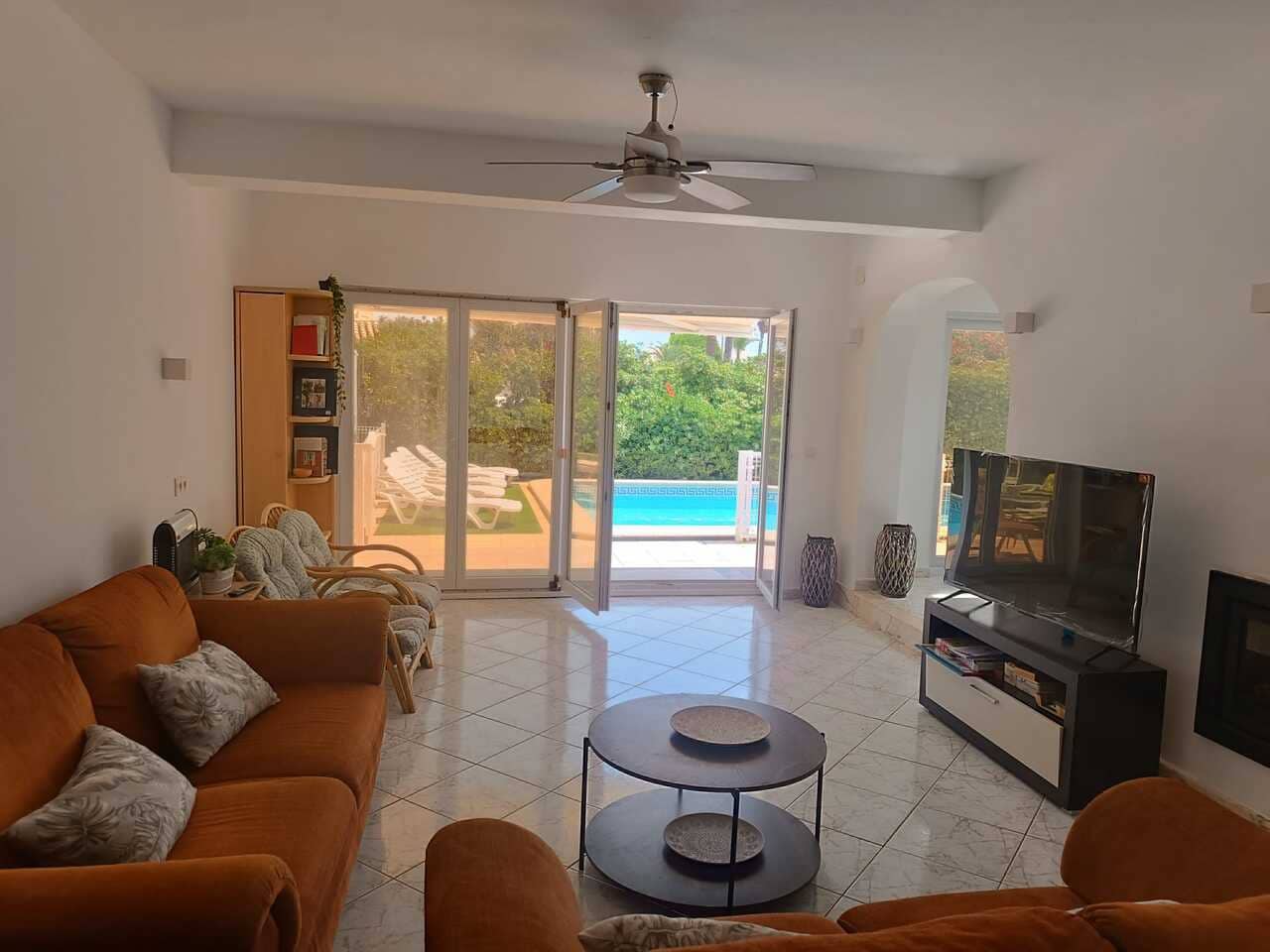 7 bedroom Villa for sale in La Manga del Mar Menor with pool - € 1,050,000 (Ref: 9235221)