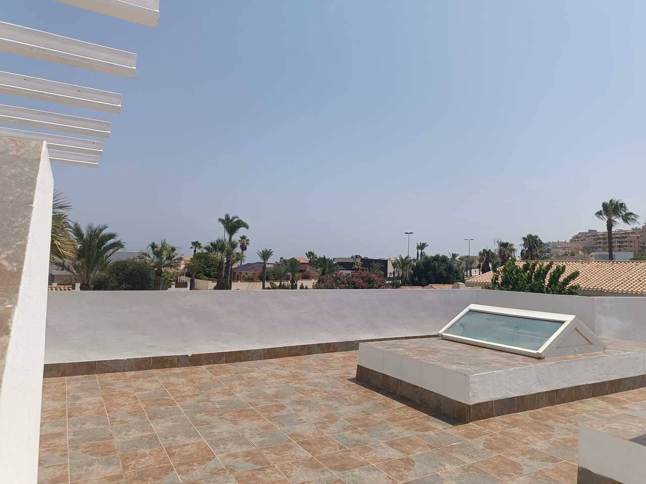 7 bedroom Villa for sale in La Manga del Mar Menor with pool - € 1,050,000 (Ref: 9235221)