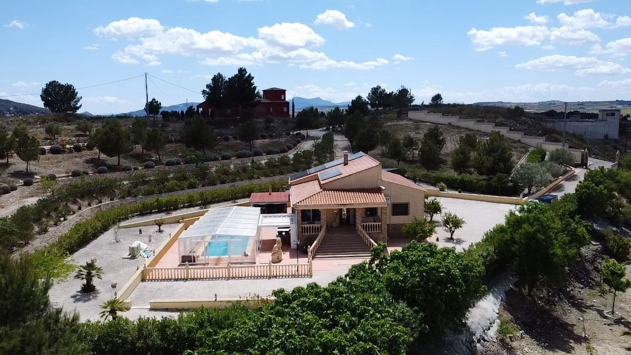 3 bedroom Villa for sale in Pinoso with pool - € 399,995 (Ref: 9235237)