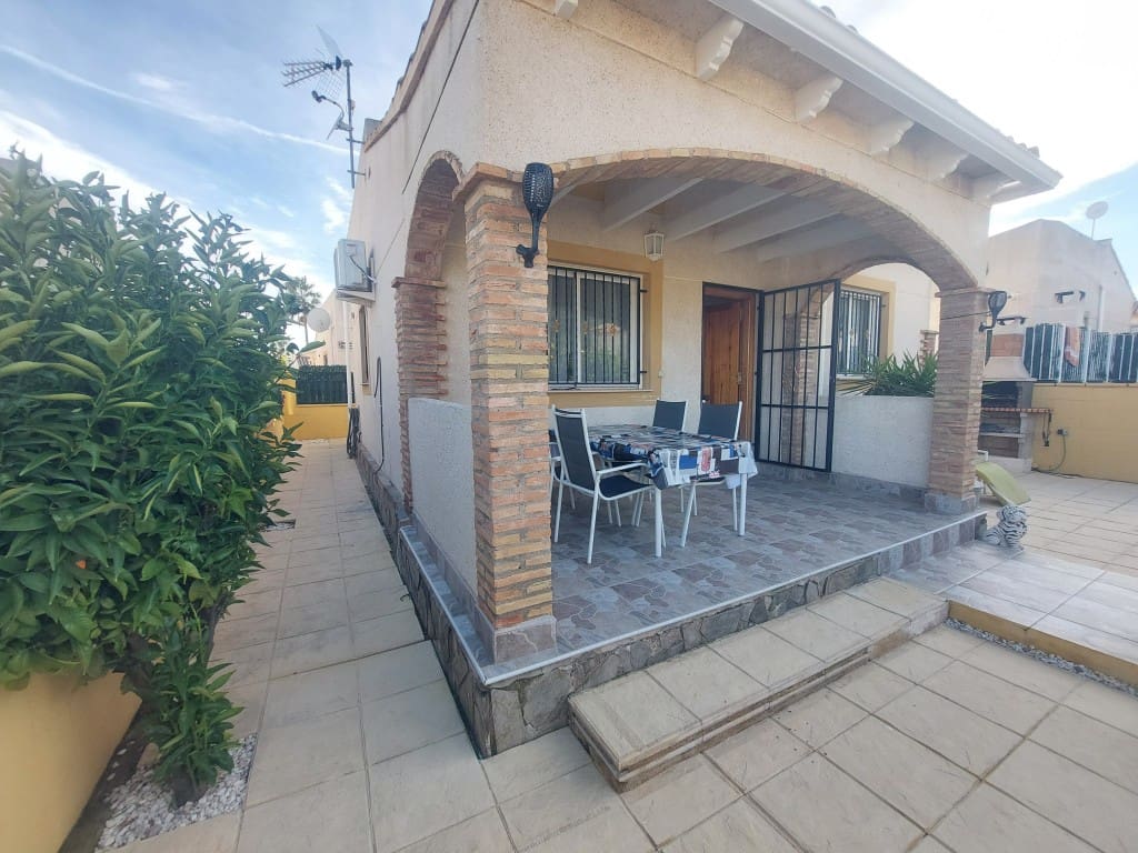 Chalet de 3 habitaciones en Polop en venta con piscina - 255.000 € (Ref: 9528479)