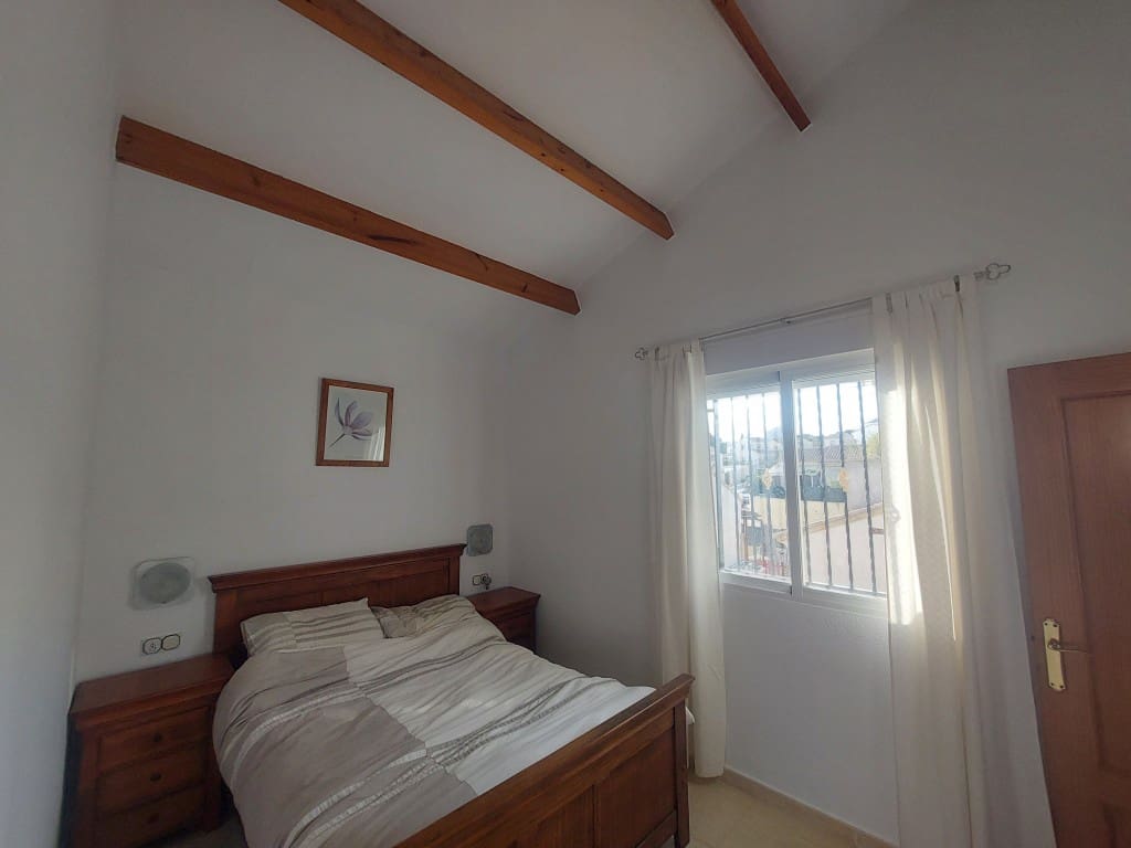 Chalet de 3 habitaciones en Polop en venta con piscina - 255.000 € (Ref: 9528479)