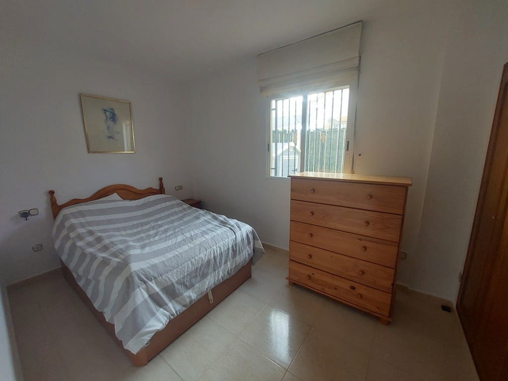 Chalet de 3 habitaciones en Polop en venta con piscina - 255.000 € (Ref: 9528479)