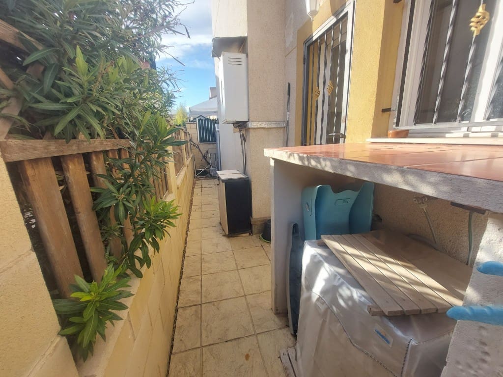 Chalet de 3 habitaciones en Polop en venta con piscina - 255.000 € (Ref: 9528479)