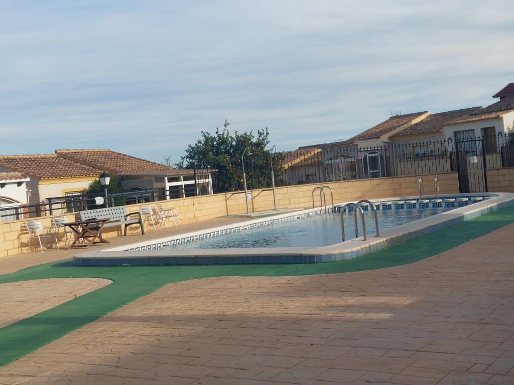 Chalet de 3 habitaciones en Polop en venta con piscina - 255.000 € (Ref: 9528479)