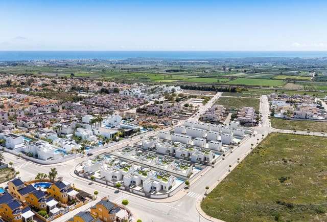 3 quarto Moradia para venda em La Marina, Elche / Elx com piscina - 392 000 € (Ref: 9528737)