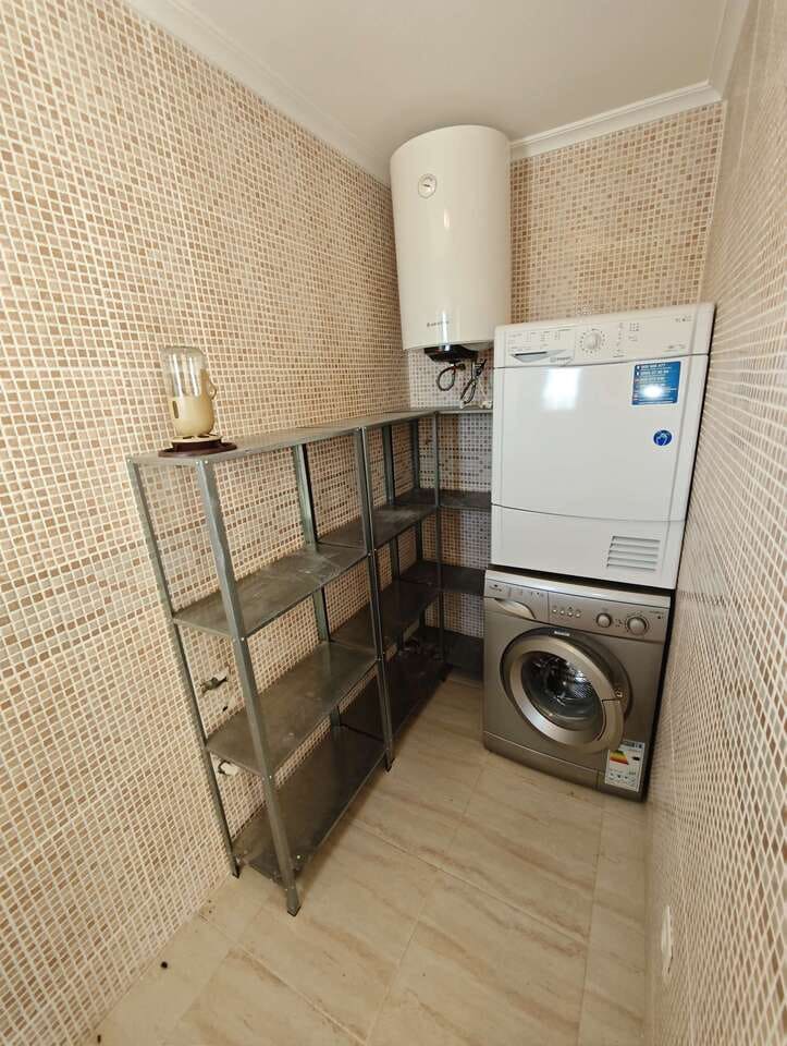 Chalet de 4 habitaciones en Pinoso en venta con piscina - 349.995 € (Ref: 9528739)