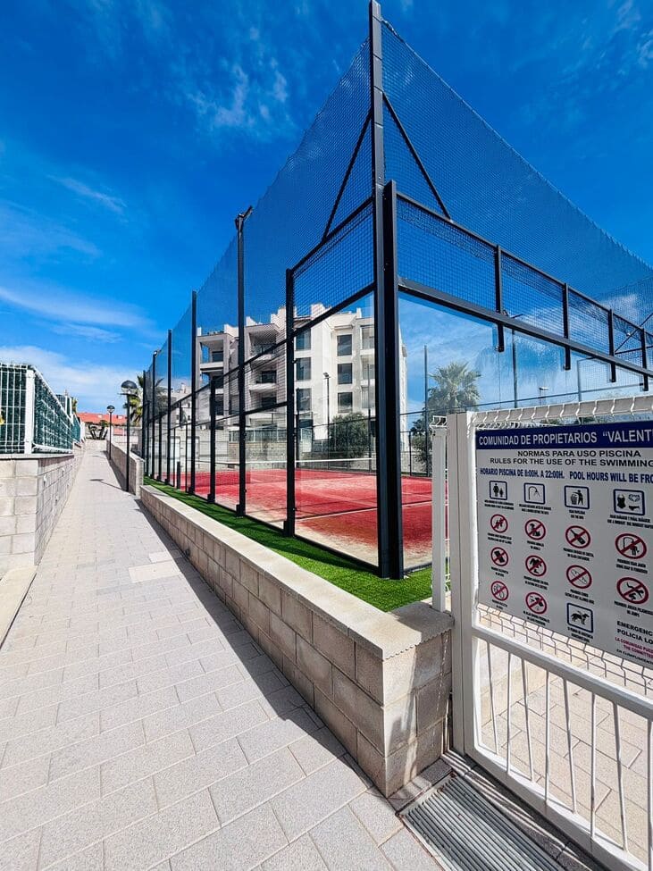 Apartamento de 2 habitaciones en Villamartin en venta con piscina - 205.000 € (Ref: 9761360)