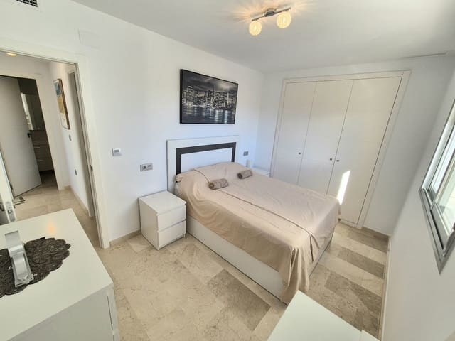 Apartamento de 2 habitaciones en Villamartin, Orihuela en venta con piscina garaje - 199.995 € (Ref: 9761363)