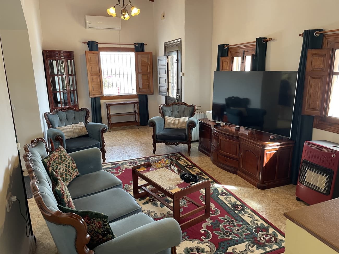 5 bedroom Villa for sale in Totana with pool - € 299,950 (Ref: 9816574)