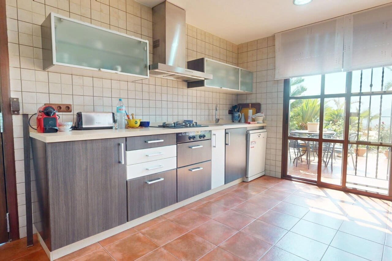 5 slaapkamer Villa te koop in La Campana met zwembad garage - € 880.000 (Ref: 9834785)