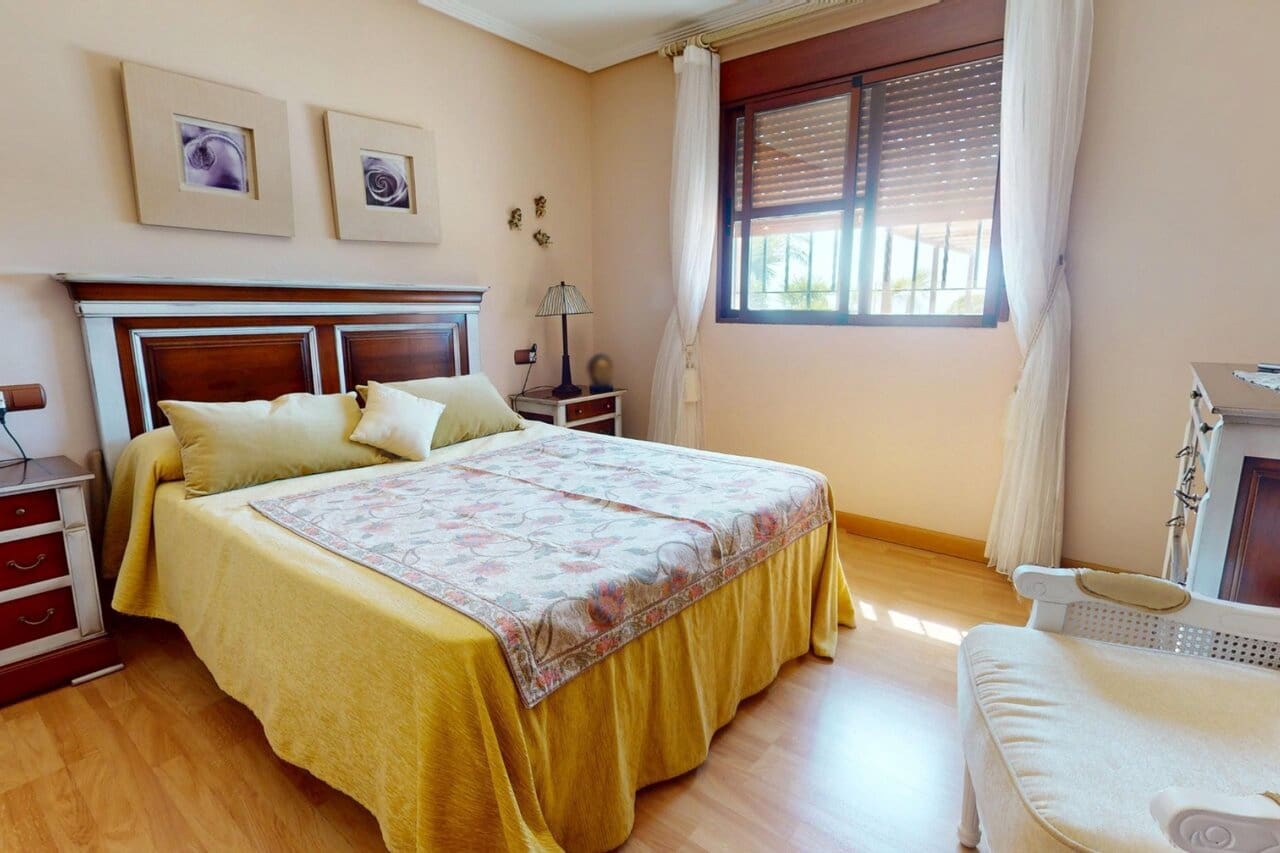 5 slaapkamer Villa te koop in La Campana met zwembad garage - € 880.000 (Ref: 9834785)